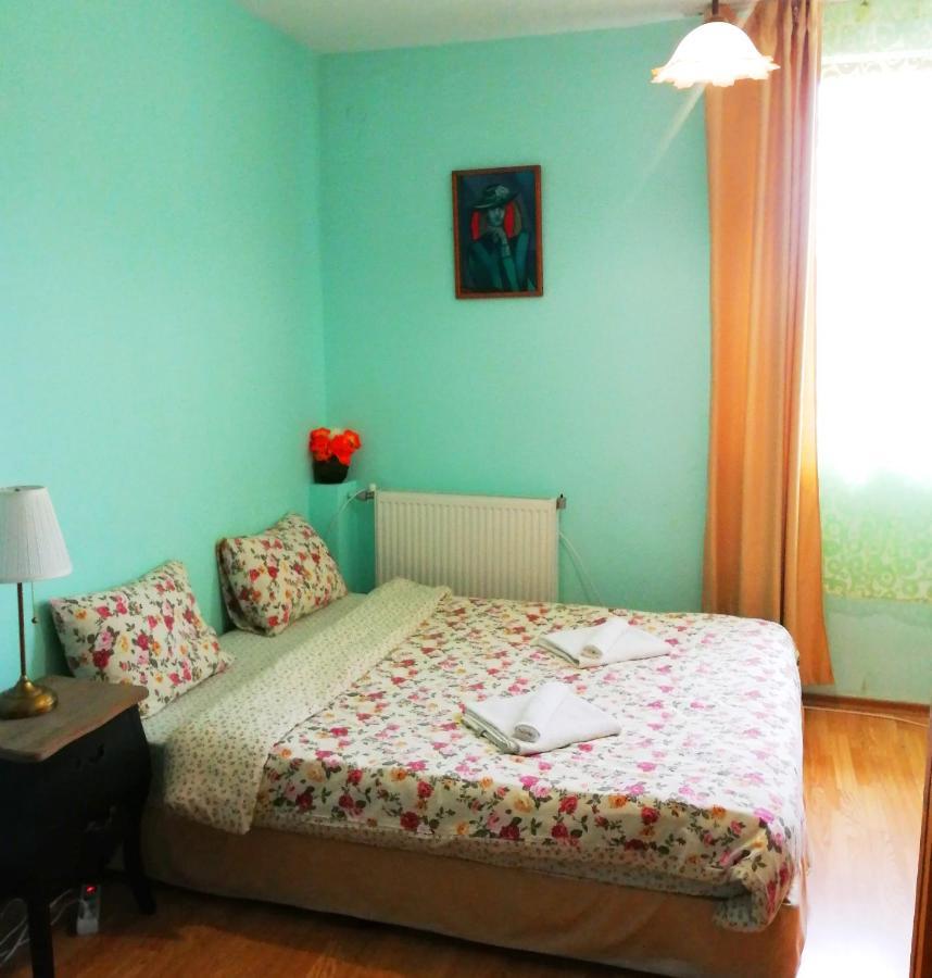 Guest House Misha Petrevene Bagian luar foto