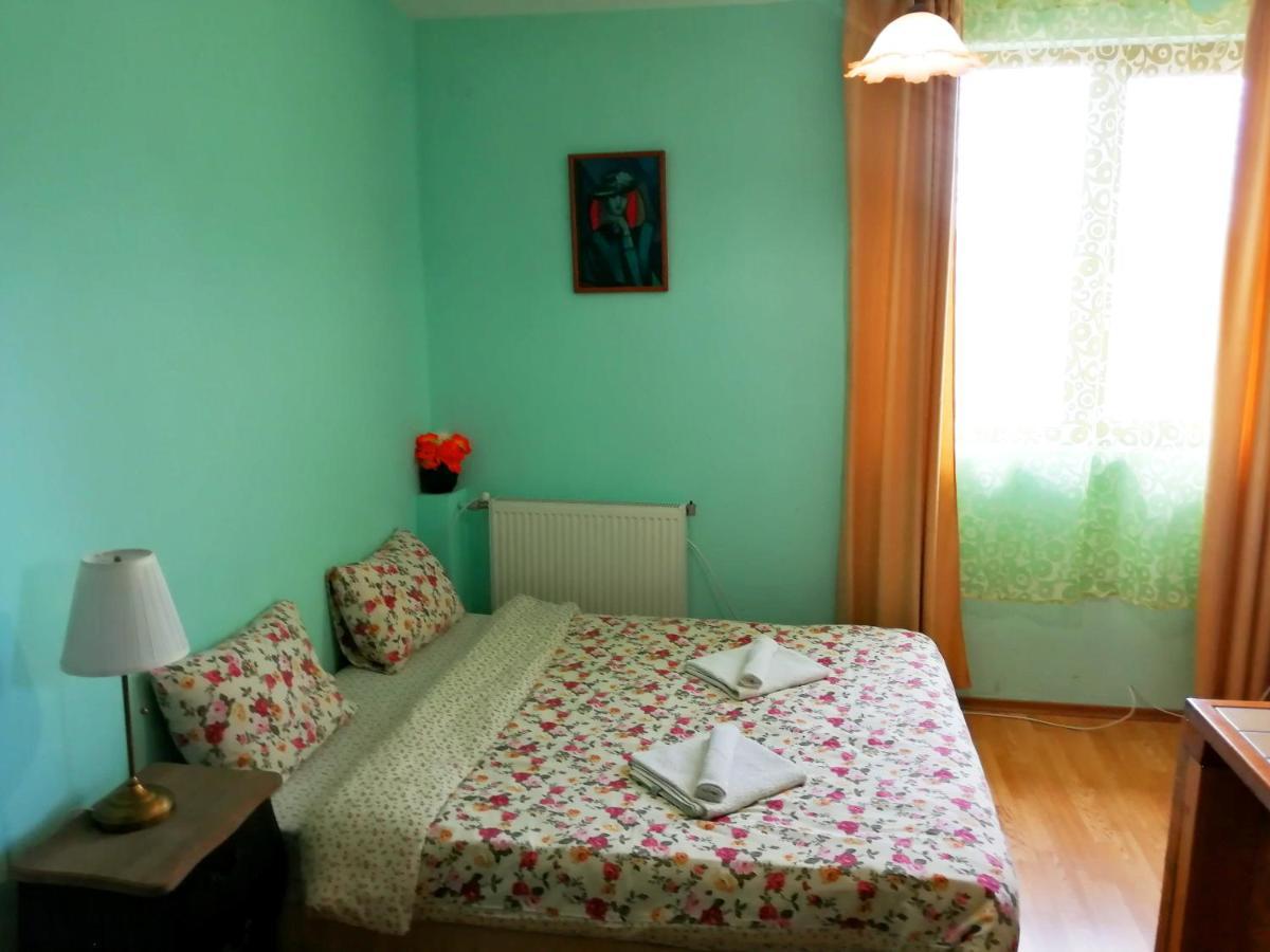 Guest House Misha Petrevene Bagian luar foto