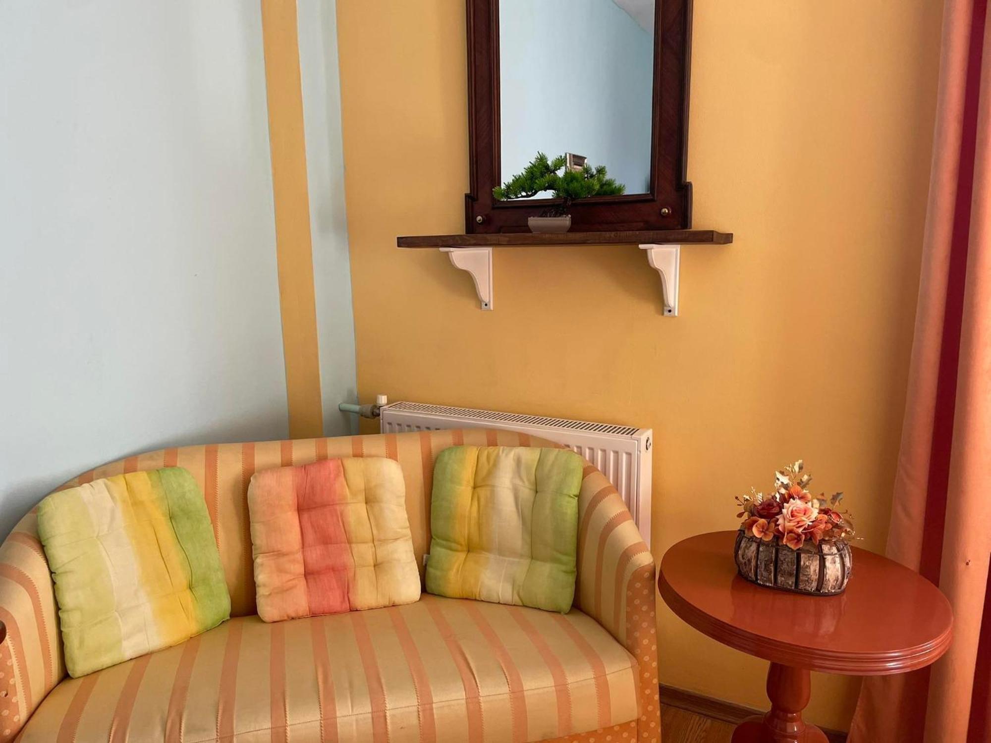 Guest House Misha Petrevene Bagian luar foto