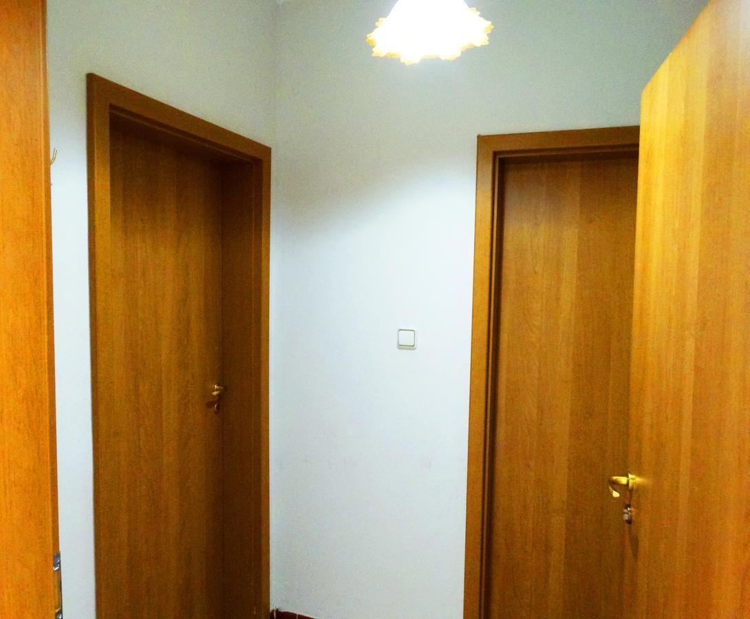 Guest House Misha Petrevene Bagian luar foto