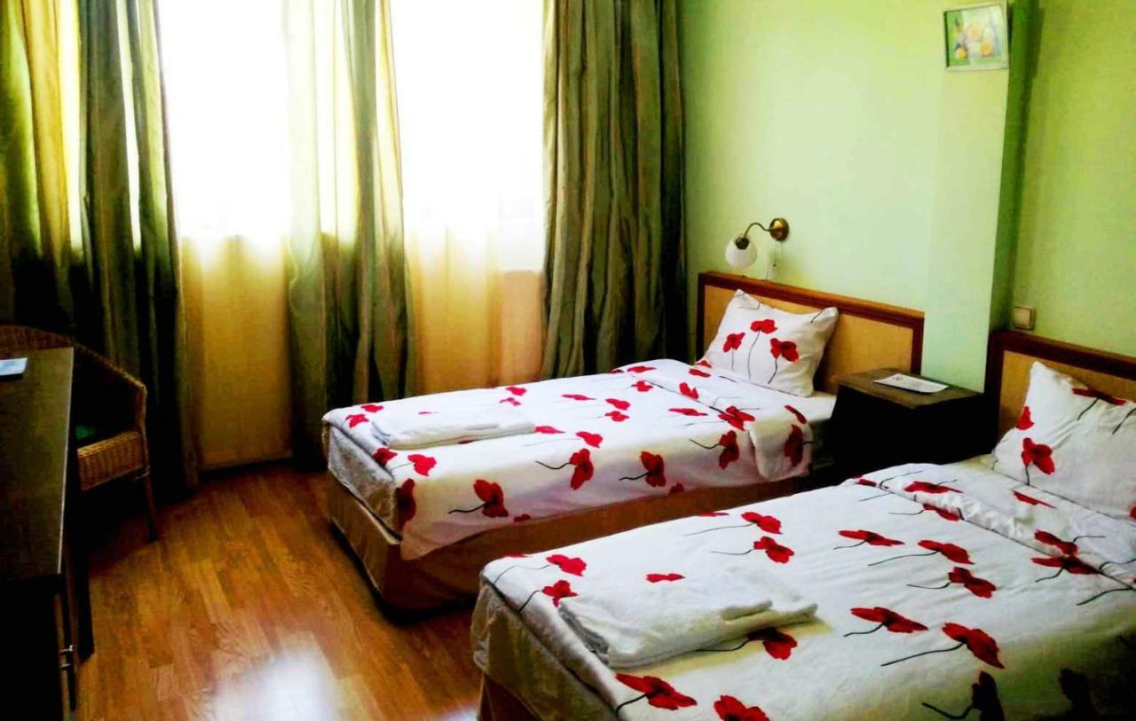 Guest House Misha Petrevene Bagian luar foto