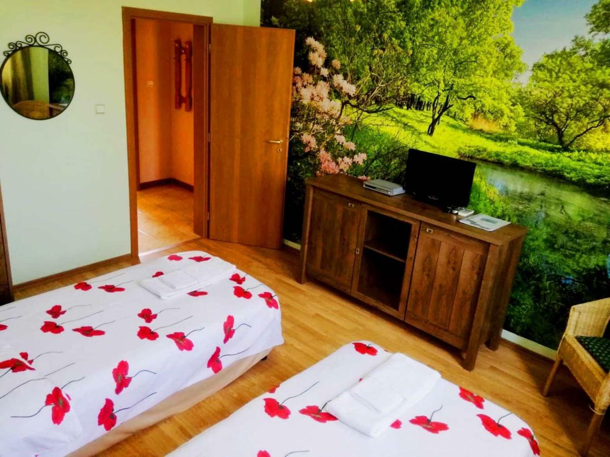 Guest House Misha Petrevene Bagian luar foto