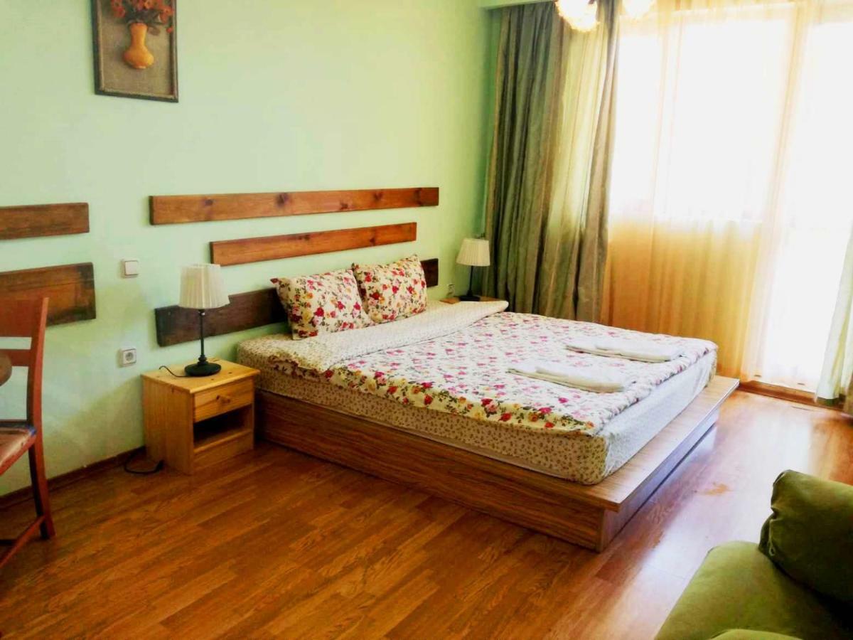 Guest House Misha Petrevene Bagian luar foto
